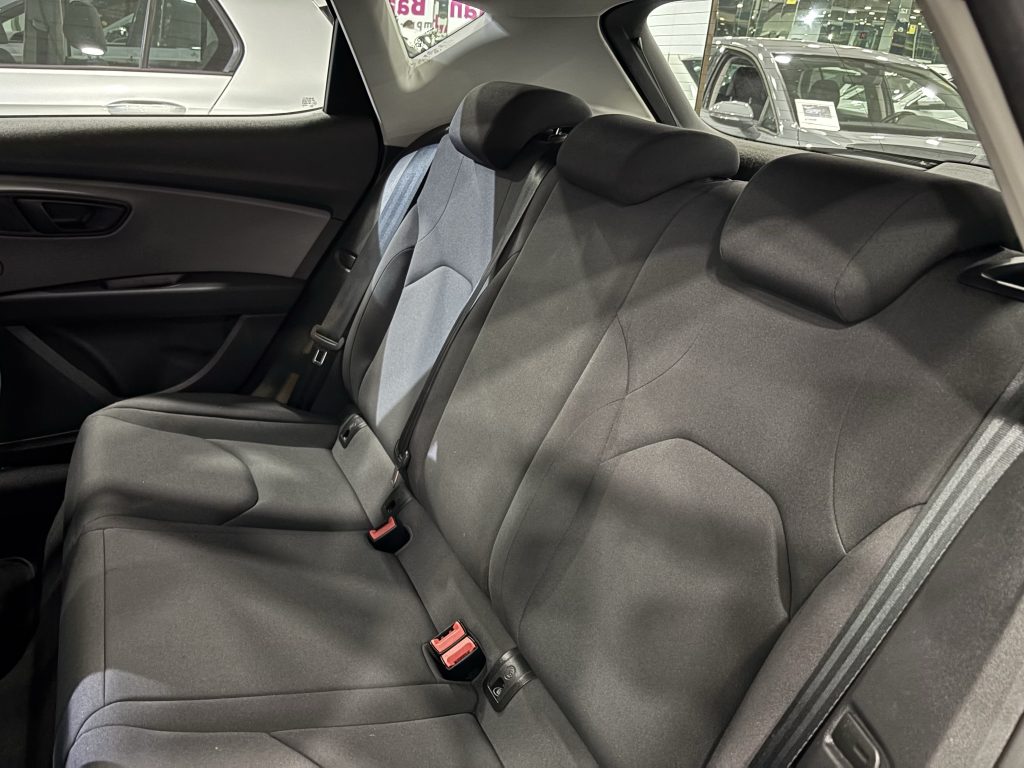 SEAT · León · DIESEL · 2017 · 230.000 km