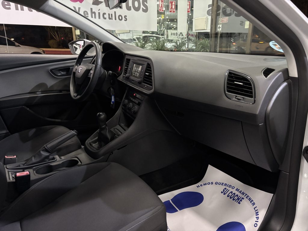 SEAT · León · DIESEL · 2017 · 230.000 km