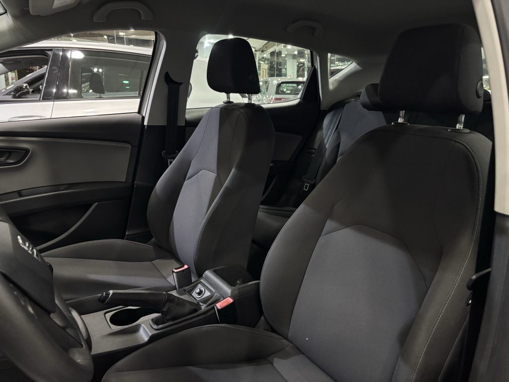 SEAT · León · DIESEL · 2017 · 230.000 km