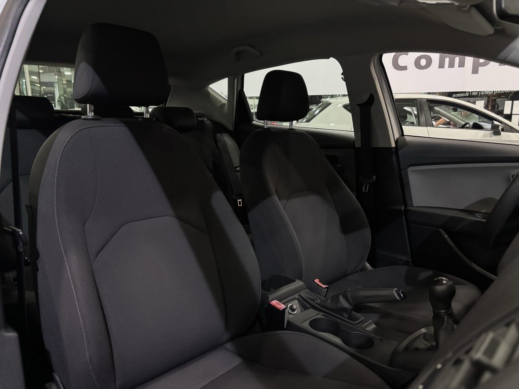 SEAT · León · DIESEL · 2017 · 230.000 km