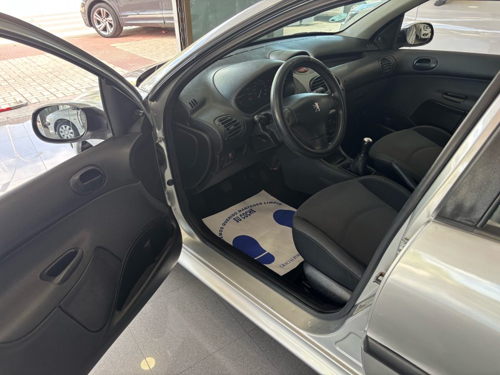PEUGEOT · 206 · GASOLINE · 2007 · 145.000 km