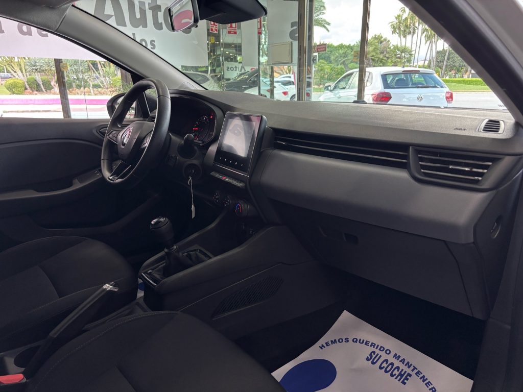RENAULT · Clio · 2022 · 125.000 km