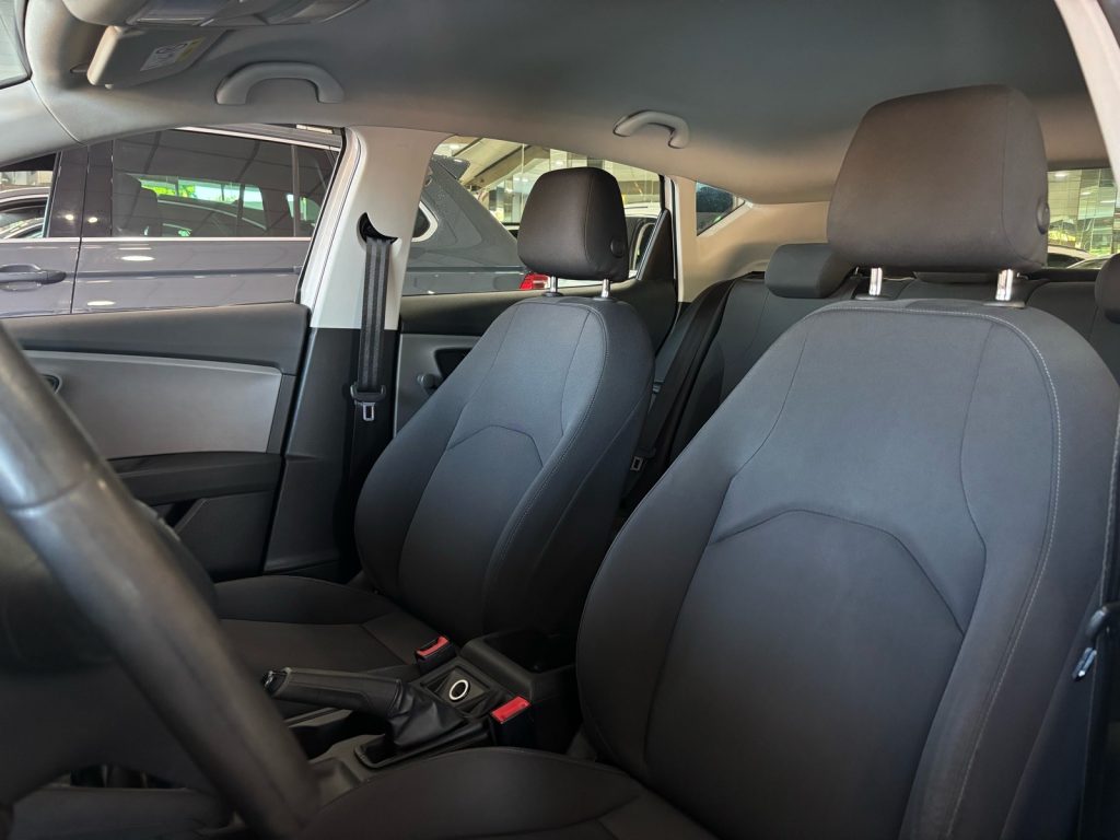 SEAT · León · DIESEL · 2019 · 205.000 km