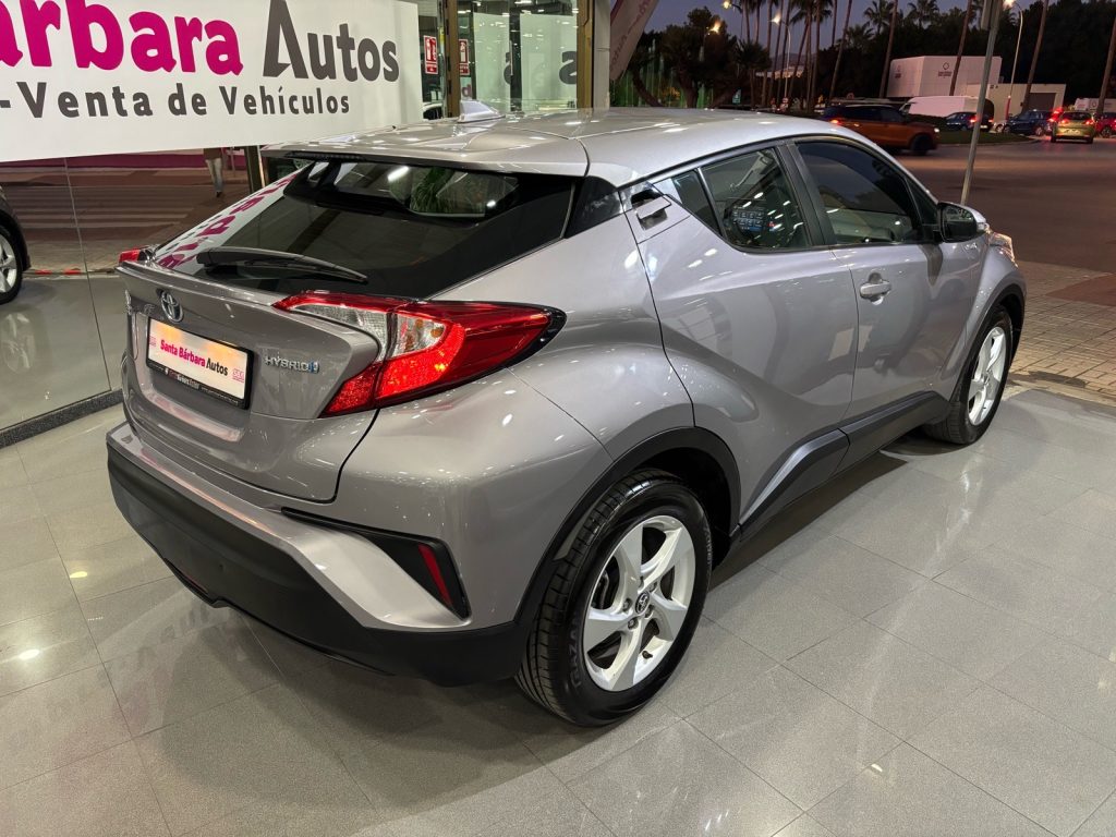 TOYOTA · C-HR · HYBRID · 2020 · 120.000 km