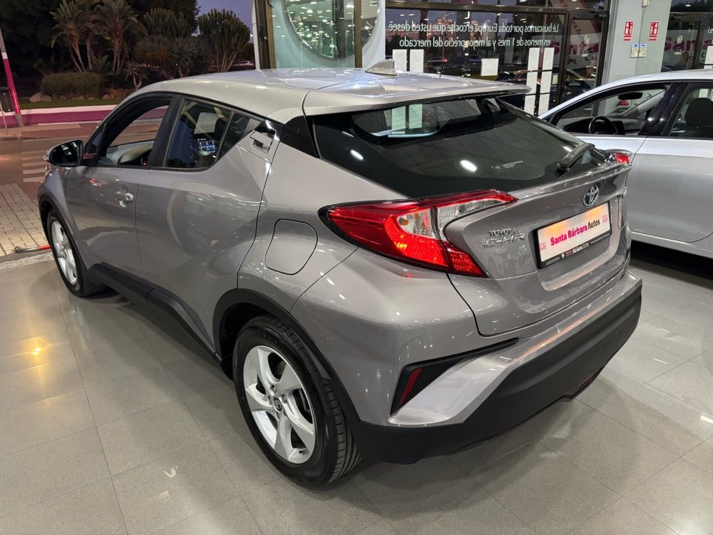 TOYOTA · C-HR · HYBRID · 2020 · 120.000 km