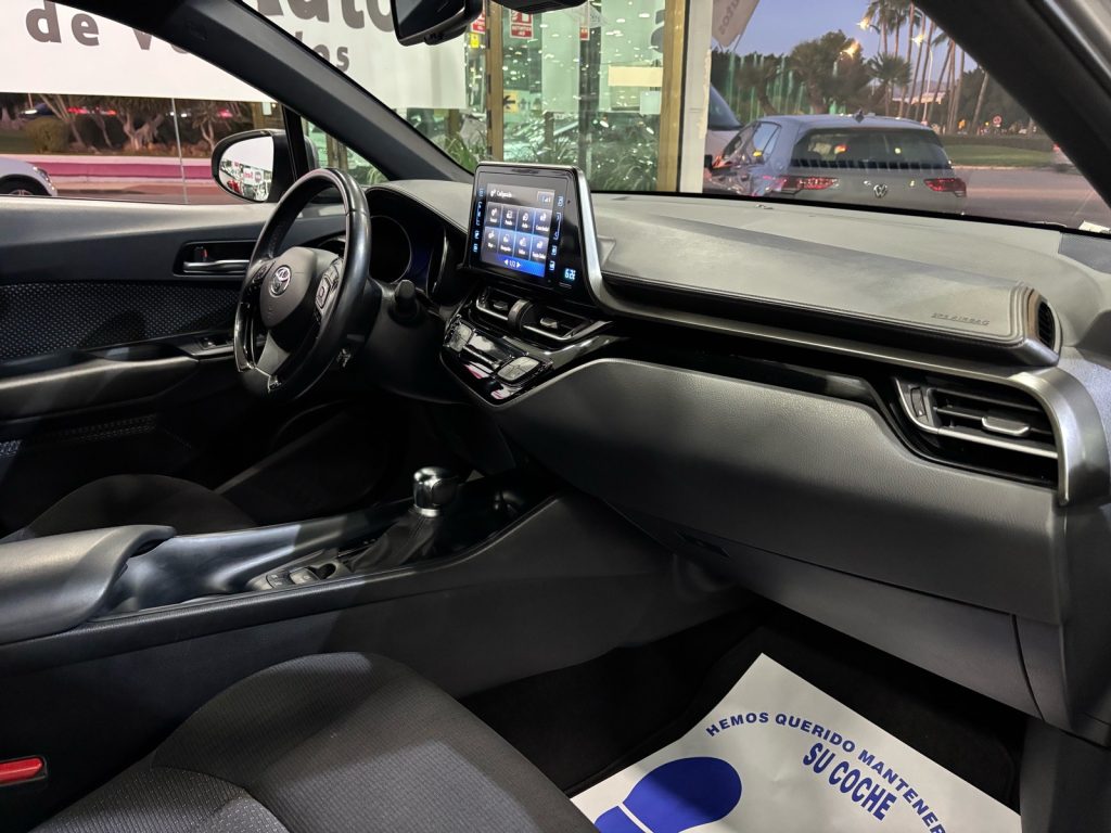 TOYOTA · C-HR · HYBRID · 2020 · 120.000 km