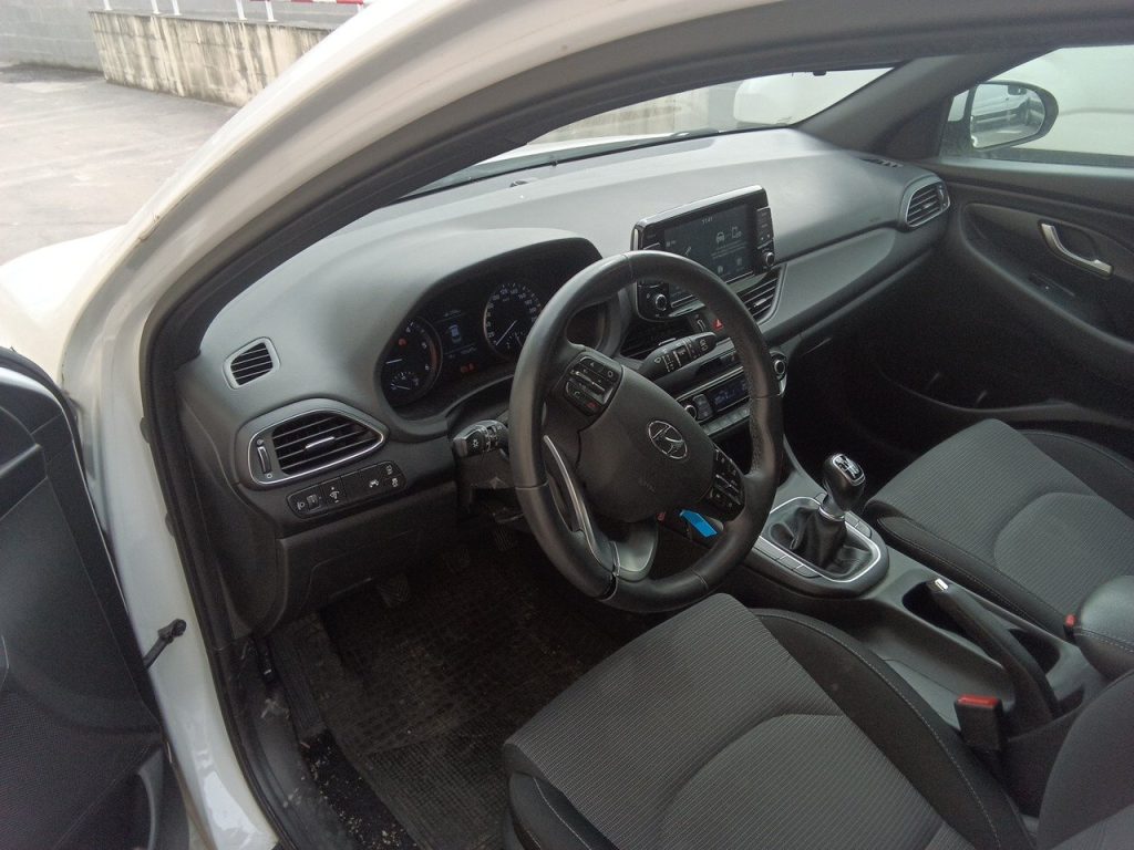 HYUNDAI · i30 · DIESEL · 2019 · 155.000 km