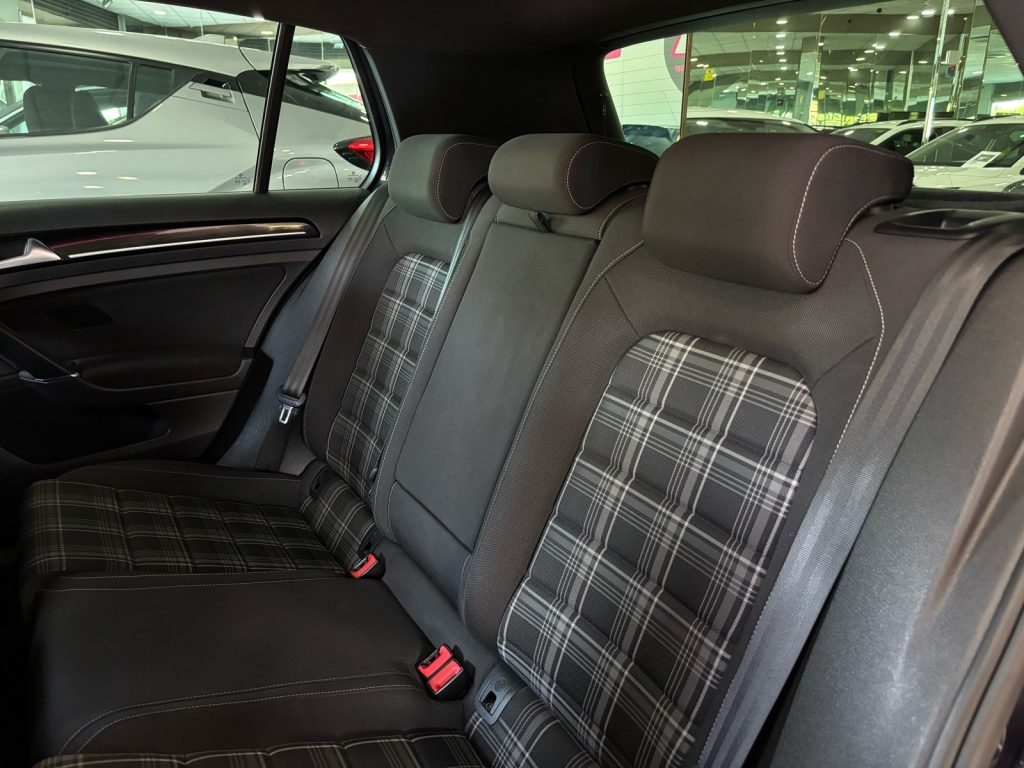 VOLKSWAGEN · Golf · DIESEL · 2016 · 210.000 km