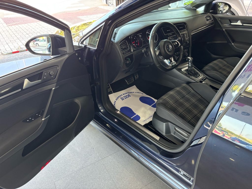 VOLKSWAGEN · Golf · DIESEL · 2016 · 210.000 km