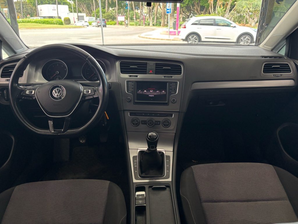 VOLKSWAGEN · Golf · GASOLINE · 2016 · 175.000 km