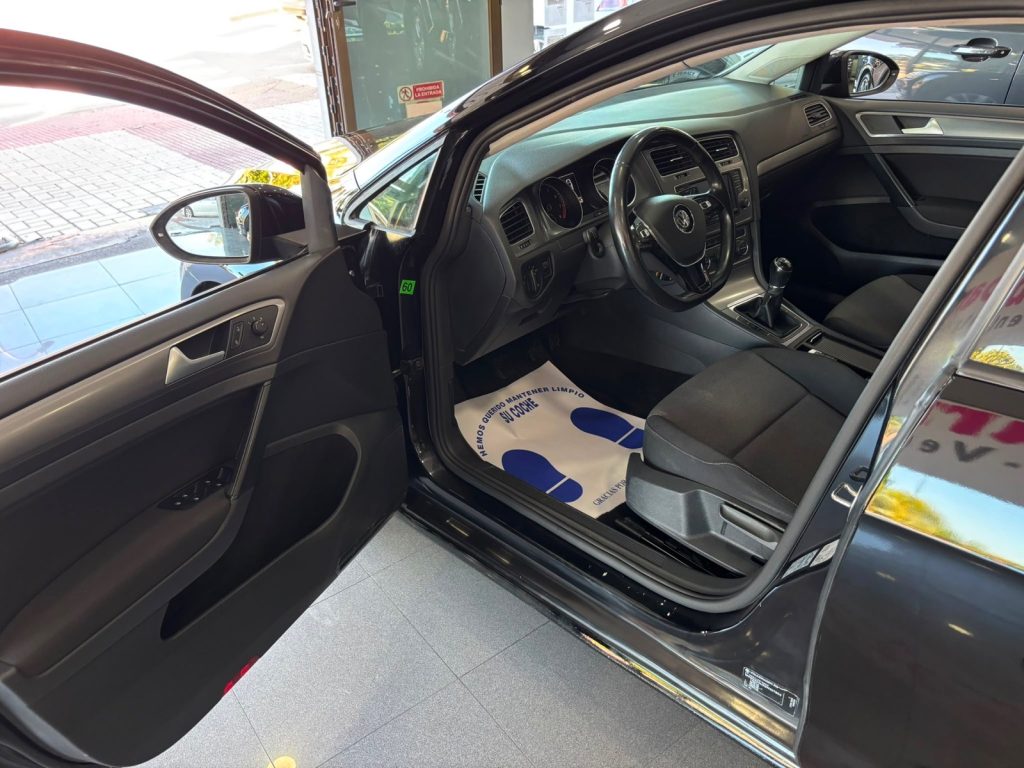 VOLKSWAGEN · Golf · GASOLINE · 2016 · 175.000 km