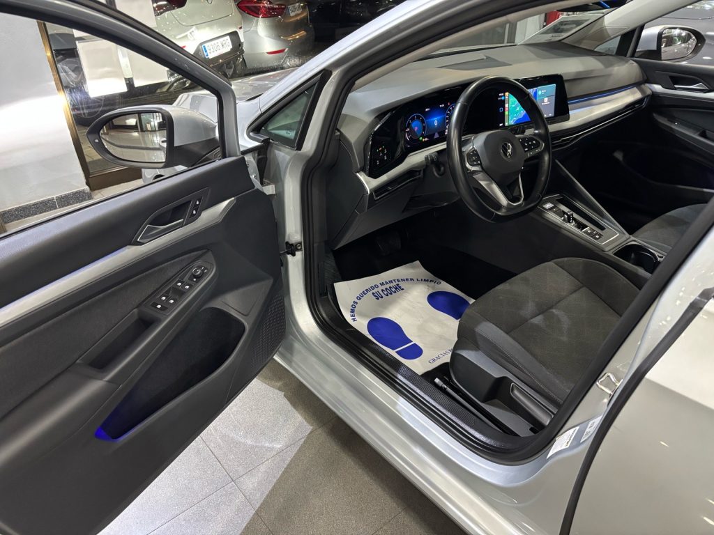 VOLKSWAGEN · Golf · DIESEL · 2023 · 80.000 km