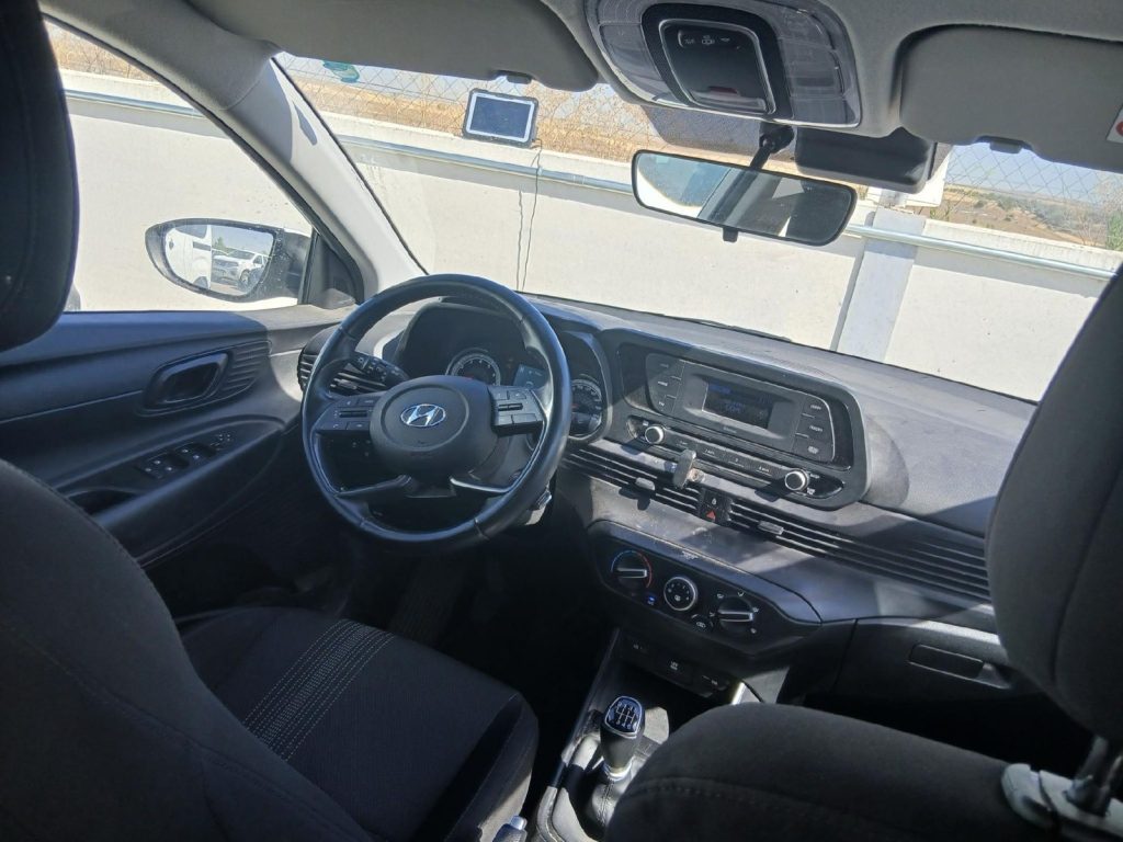 HYUNDAI · i20 · HYBRID · 2021 · 100.000 km