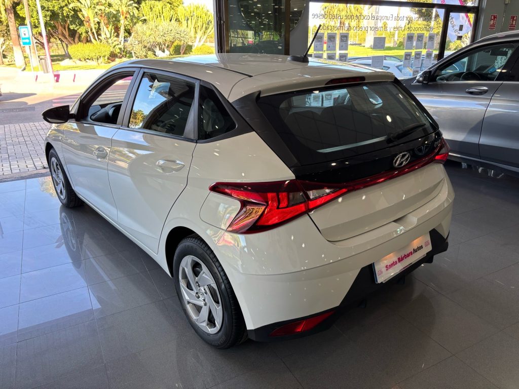 HYUNDAI · i20 · HYBRID · 2021 · 100.000 km