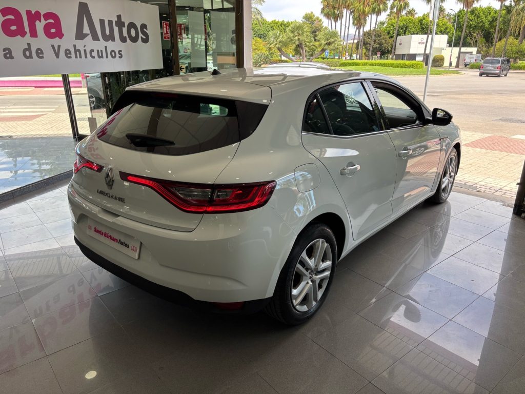 RENAULT · Mégane · DIESEL · 2020 · 139.000 km